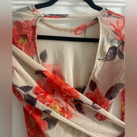 Sheer Floral Bodysuit - Picture 2 of 7